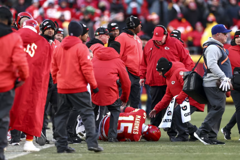 Patrick Mahomes mengalami cedera ACL, Broncos menang tipis atas Packers, dan Bills memperketat persaingan di AFC East: Ulasan Minggu Pekan ke-15 NFL